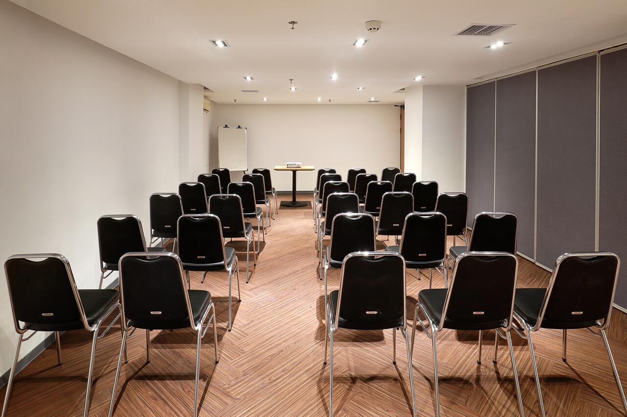 Swiss-Belinn Wahid Hasyim Джакарта Екстериор снимка